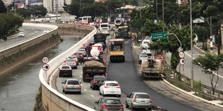 Secretaria afirma que recapeamento das avenidas Sapopemba e Aricanduva acaba em junho
