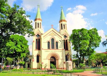 Com regras, fiéis têm o direito de fazer orações na Paróquia São José do Belém