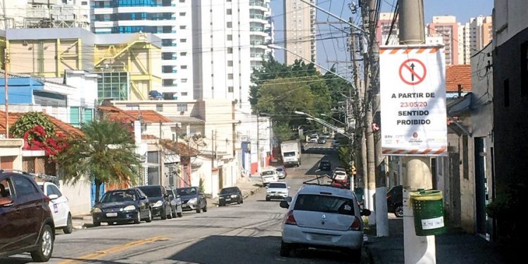 CET implanta mão única de direção na Rua Emílio Mallet, no Tatuapé