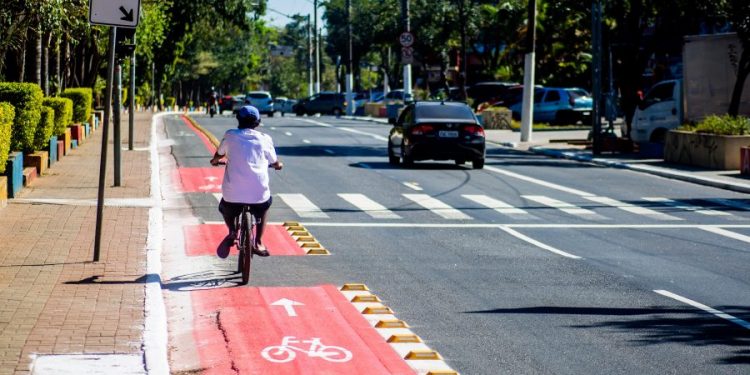 Ciclo faixas da região recebem sinalização