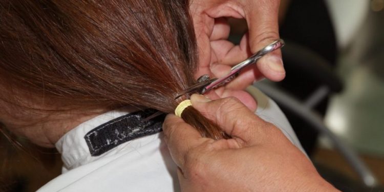 ONG Rapunzel Solidária recebe doação de cabelos em shoppings do Tatuapé