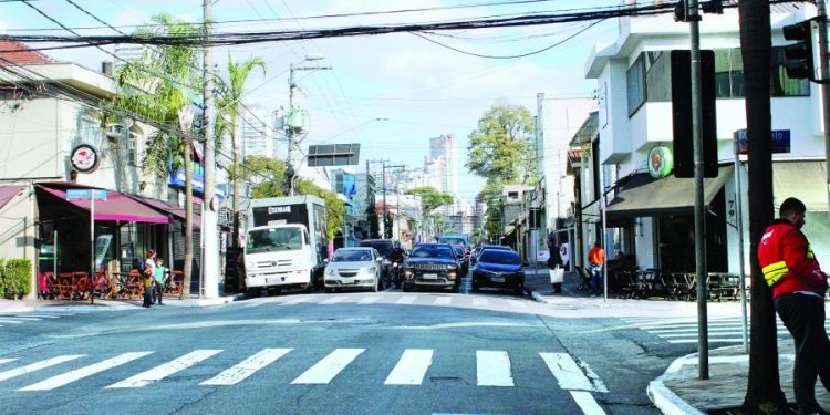 Rua Itapura, no Tatuapé, está fora dos planos de novas ciclofaixas
