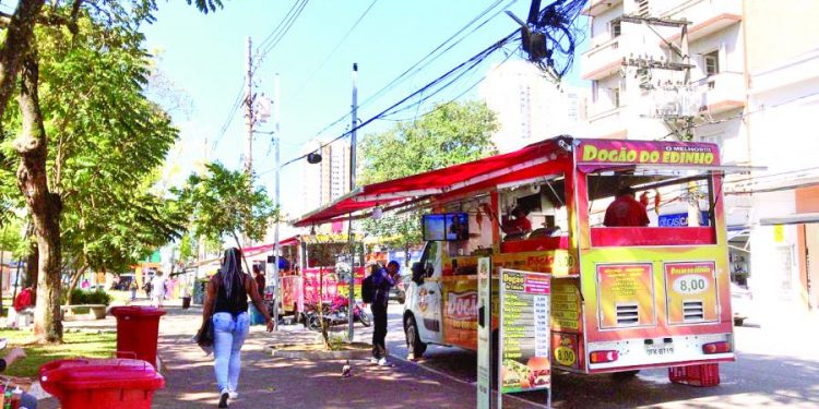 Dogs ‘tradicionais’ ficaram no passado da Praça Silvio Romero