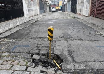 Moradores do Tatuapé criticam descaso com buraco na Travessa Major Brito