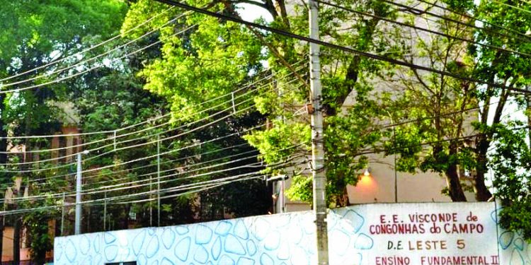 Abaixo-assinado de moradores critica fechamento de EJA na EE Congonhas do Campo