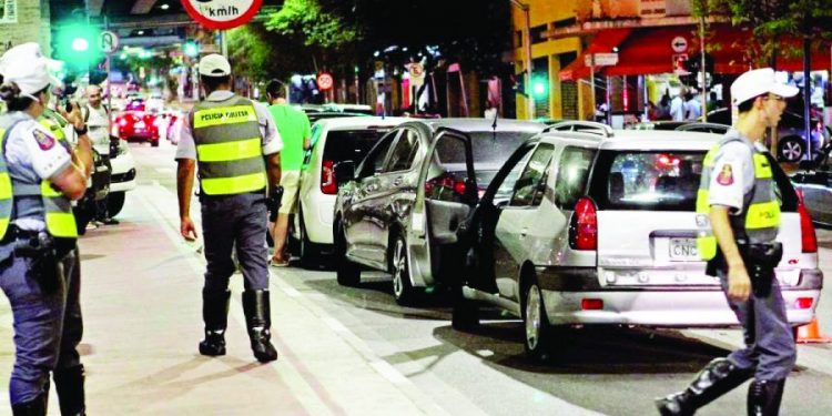 Talonário eletrônico vai agilizar multas do Detran