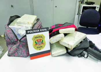 Mais de 20 quilos de drogas foram apreendidos na Penha