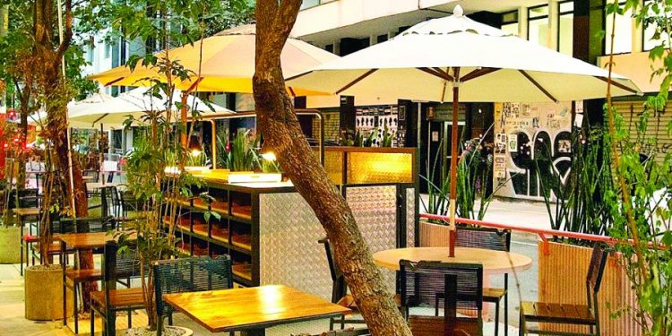 Secretaria irá liberar ruas para bares atenderem clientes