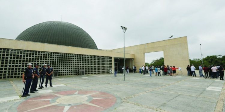 Eventos no Planetário do Carmo reúnem especialistas em tecnologia e astronomia