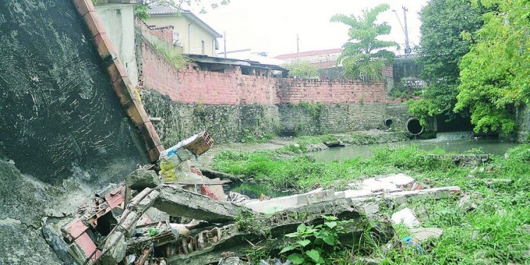 Sub Mooca relata que obras de contenção no córrego Maranhão eram efetuadas