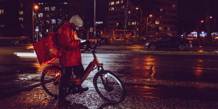 Delivery de restaurantes cresce cerca de 30% e passa a dar resultados