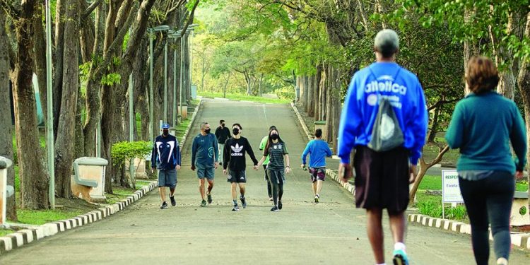 Clubes e centros esportivos, como o Ceret, reabrem com horário reduzido