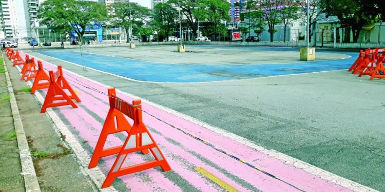 Familiares pedem a abertura de espaços para crianças, no Ceret, com supervisão