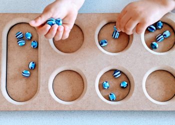 Cultura africana é valorizada em escolas municipais por meio de jogo de tabuleiro