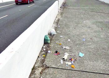 Passarela do Viaduto Antônio Abdo, no Tatuapé, precisa de ações contínuas