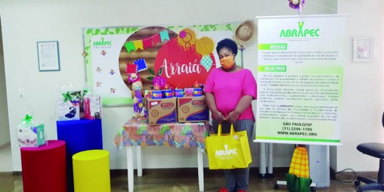 Abrapec, localizada no Tatuapé, entrega kits de inverno