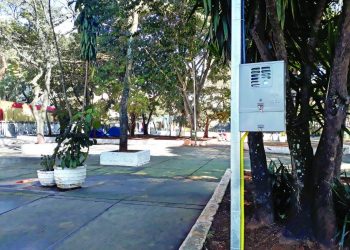 Instalação de postes de energia a ambulantes no Largo do Bom Parto provoca polêmica