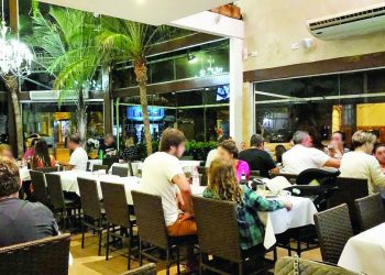 Casos de Covid-19 têm queda e comércio tem horário ampliado