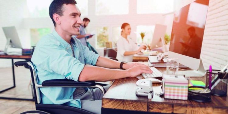 Abertas as inscrições para curso de auxiliar administrativo às pessoas com deficiência