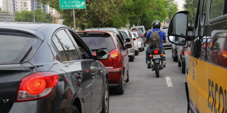 Rodízio de veículos está de volta e número de mortes segue em alta