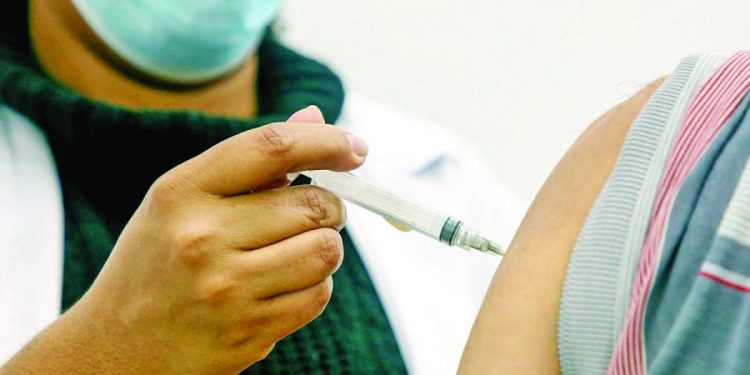 Governo antecipa vacinação contra a Covid-19 para a faixa de 37 a 39 anos