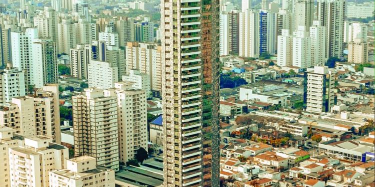 Porte entrega o Figueira Altos do Tatuapé, o residencial mais alto de SP