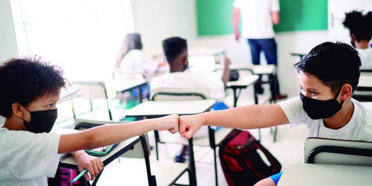 Aulas presenciais retornam à rede pública e particular a partir do dia 18