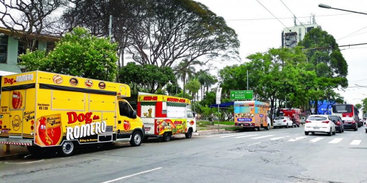 Subprefeitura Mooca anuncia a retirada de comércios ilegais da Praça Silvio Romero