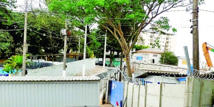 Nova estação do Metrô na Vila Formosa causa confusão e moradores criticam