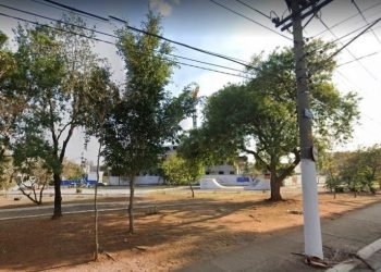 Desde 2019 Ilume adia projeto de luminárias e postes na Praça Júlio Botelho