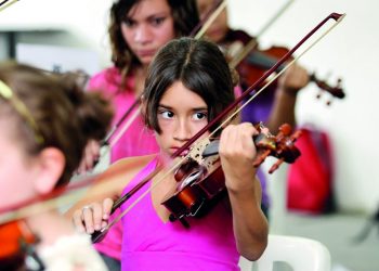 Escola de Música Tom Jobim, na Luz, está com inscrições abertas