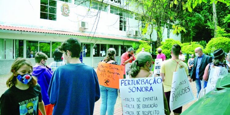 Subprefeitura Mooca omissa eleva tensão entre moradores e bares do Tatuapé