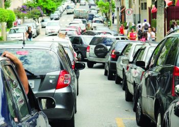 Carros serão liberados do rodízio para as férias e festas de fim de ano