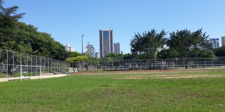 Centro Esportivo do Tatuapé volta a abrir campos de futebol