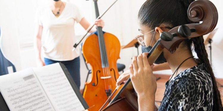 Escola de música está com inscrições abertas em mais de 80 cursos