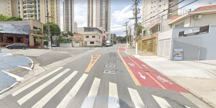 Para que lugar leva a ciclofaixa criada na Rua Bento Gonçalves?