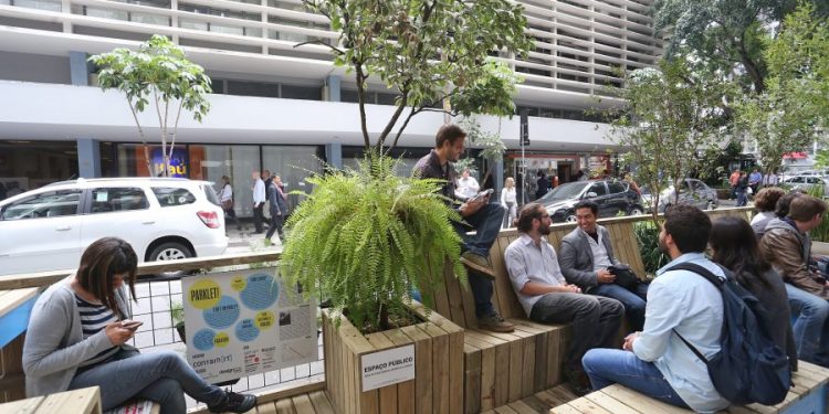 Moradores cobram segurança em estruturas de parklets e do Ruas SP no Tatuapé