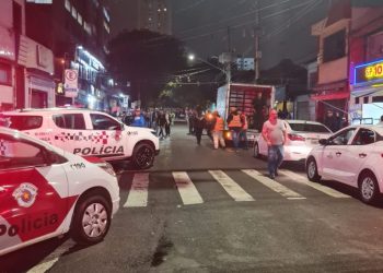 Comércios são vistoriados pela Sub Mooca na Rua Cesário Galeno