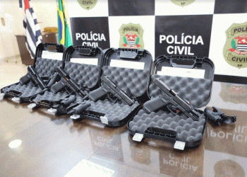 Estado promete obras em delegacias e entrega novas armas à Polícia Civil