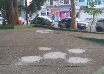 Prefeitura tira mesas e bancos do Largo do Maranhão, mas deixa piso com buracos