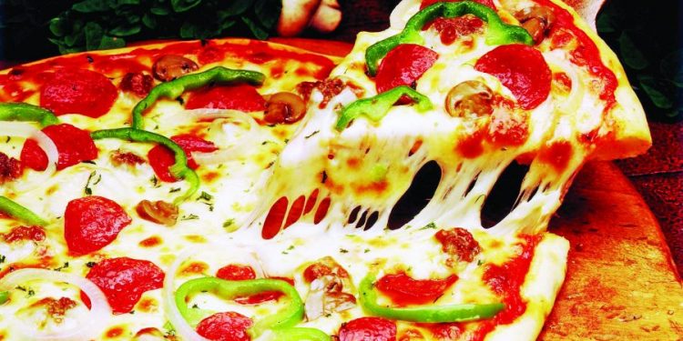 SAEA engaja pizzarias da Zona Leste em ação social no Dia Mundial da Pizza