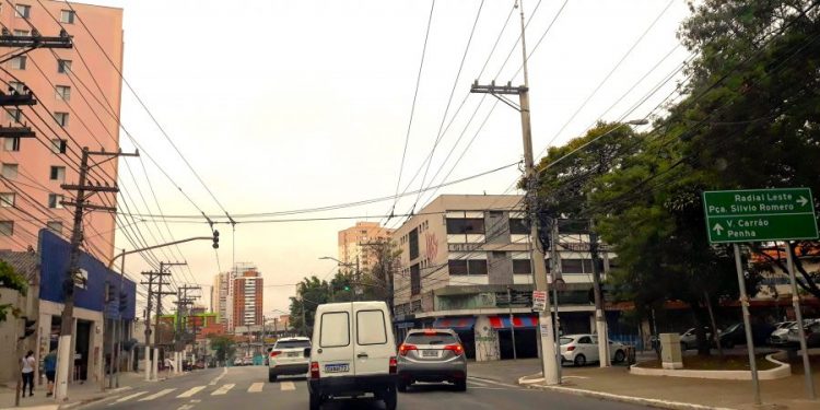 Moradores do Parque São Jorge pedem manutenção em semáforos e mudança no tráfego