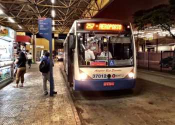 Suspeitos atacam, levam celular de vítima no Terminal de Ônibus do Tatuapé, mas são presos