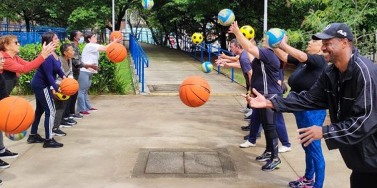 CEU Vila Alpina-Vila Prudente promove atividades de esporte, dança e leitura