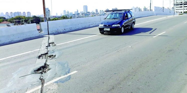 Processo de degradação aumenta sobre Viaduto Antônio Abdo, no Tatuapé