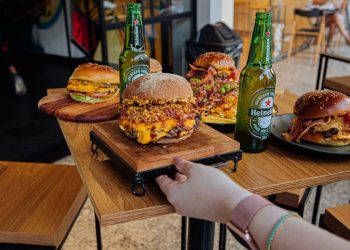 EaiBurguer comemora sucesso de nova loja no Tatuapé