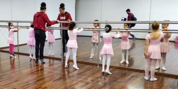 CEU Vila Prudente/Vila Alpina organiza atividades como aulas de balé e karatê