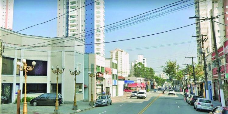 Moradores do Tatuapé relatam indignação com bares e baladas