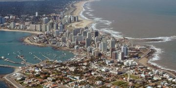 Uruguai inicia reconstrução de hotel e cassino visando fomentar turismo em Punta del Este