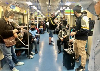 Campanha contra assédio ocorre nas estações do Metrô e da CPTM